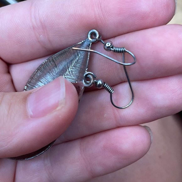 Leaf Earrings metal silver hammered engraved - Picture 4 of 4
